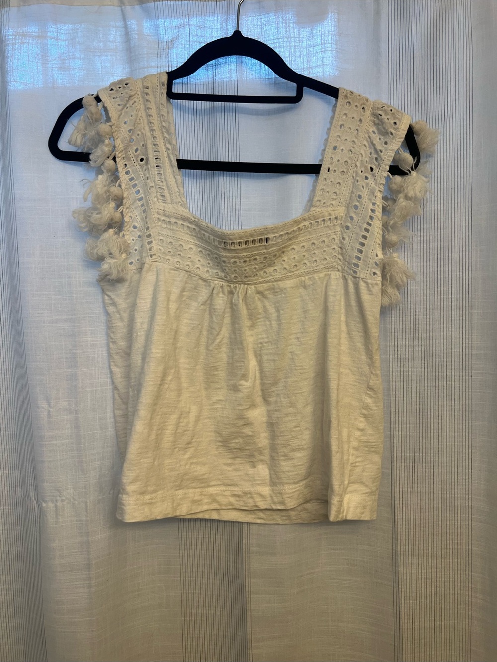 Beautiful boho tasseled white Lulus top! So unique
